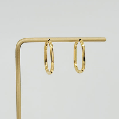 Minimalist 18K Gold Oval Hoop Earrings - Sleek, Lightweight Design for Everyday Elegance