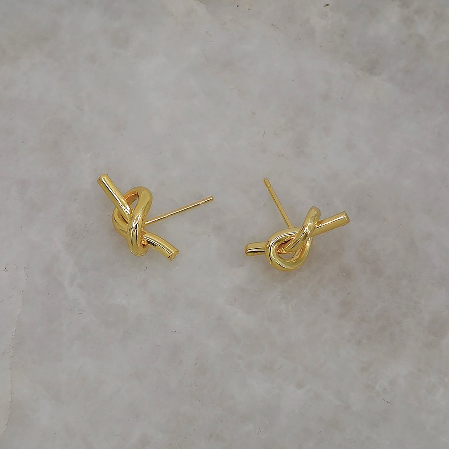 18K Gold Love Knot Stud Earrings - Minimalist, Elegant Design for Everyday Elegance, Gift for Her