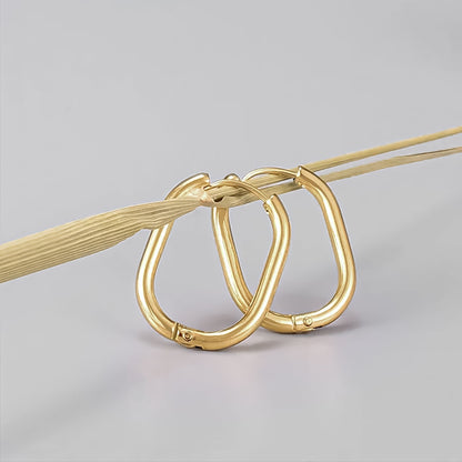 Minimalist 18K Gold Oval Hoop Earrings - Sleek, Lightweight Design for Everyday Elegance