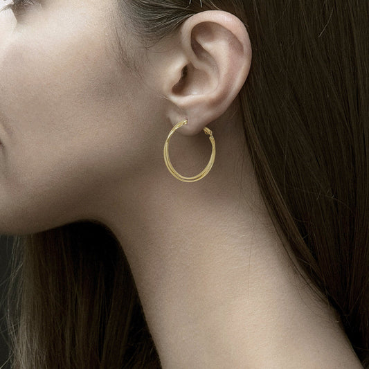 Elegant 30mm Gold Hoop Earrings - Timeless Medium-Sized Hoops for Everyday Elegance